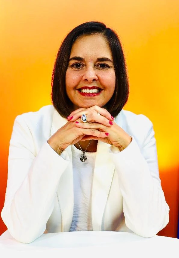 Dra. Neliana sorrindo